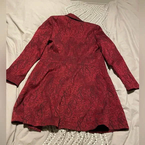 Amazing red goth brocade trench coat - Picture 3 of 3
